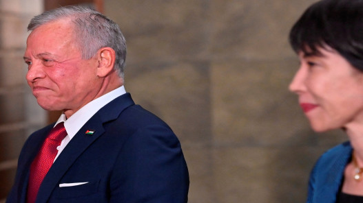 الملك يلتقي رئيسة الوزراء اليابانية الملك يلتقي رئيسة الوزراء اليابانية