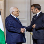 ماكرون وعباس يعلنان تشكيل “لجنة مشتركة” لصياغة دستور الدولة الفلسطينية​ 