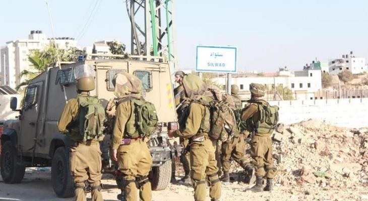 الاحتلال يعتقل 4 شبان من سلواد شرق رام الله الاحتلال يعتقل 4 شبان من سلواد شرق رام الله