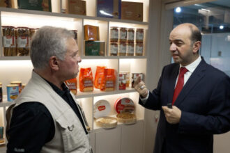 الجيطان: زيارة الملك دعم مباشر يعزز توسع الصناعة الأردنية