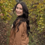 فتاة جورجية تفقد النطق بسبب الإفراط في التدخين الإلكتروني