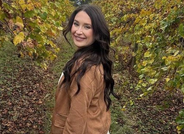 فتاة جورجية تفقد النطق بسبب الإفراط في التدخين الإلكتروني