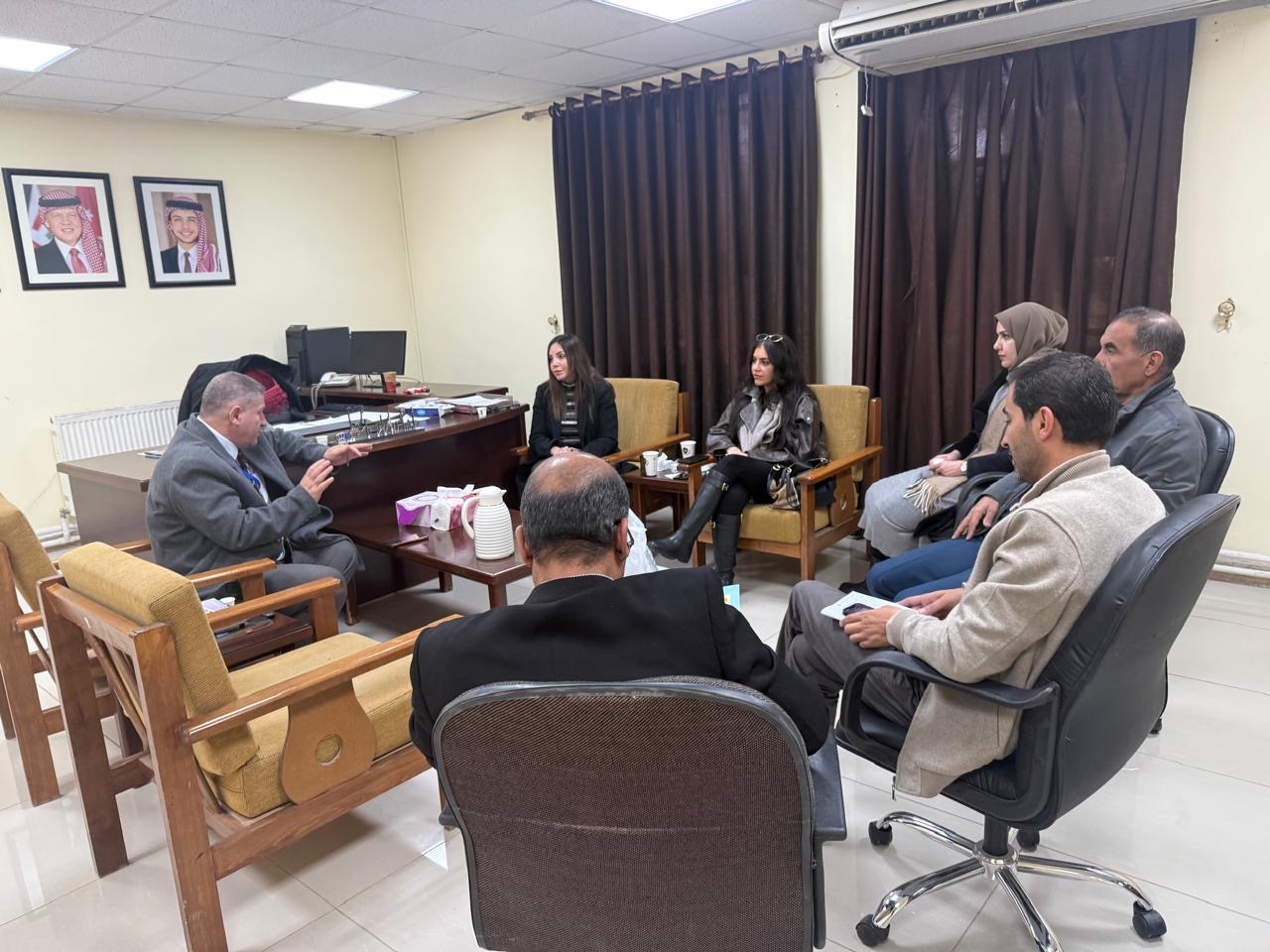 مركز اللغات في الجامعة الهاشمية يستقبل وفدًا من جامعة كامبردج لبحث تطوير مناهج اللغة الإنجليزية