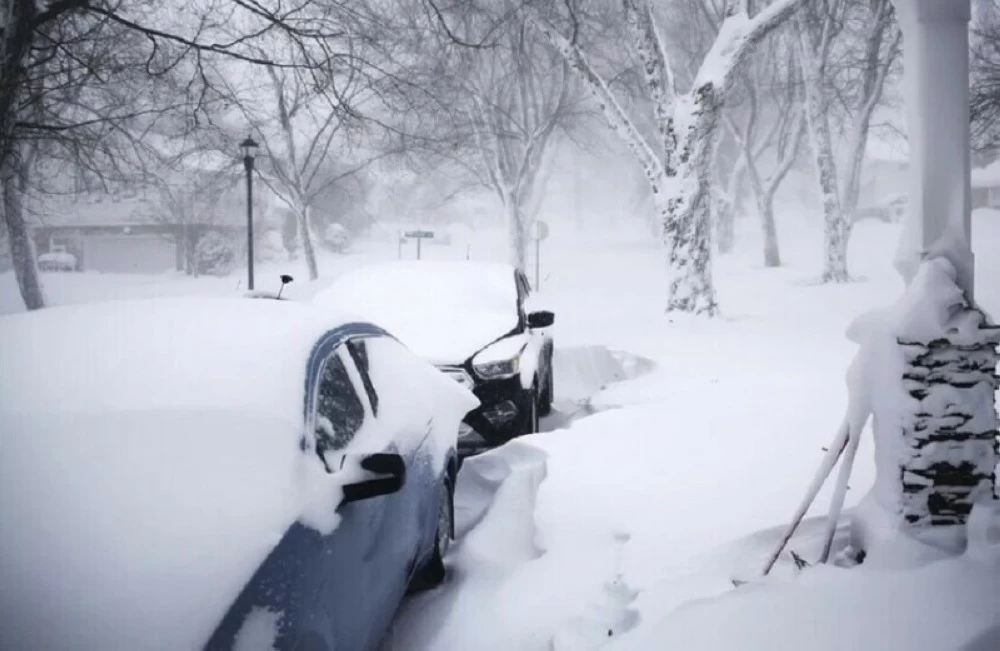 إلغاء 250 رحلة بمطار أوهير في شيكاغو.. عواصف تقطع التيار عن ويسكونسن إلغاء 250 رحلة بمطار أوهير في شيكاغو.. عواصف تقطع التيار عن ويسكونسن