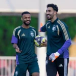 قبل المواجهة المرتقبة.. «نواف العقيدي» يُلجم صحفياً عمانياً.. فماذا قال له؟