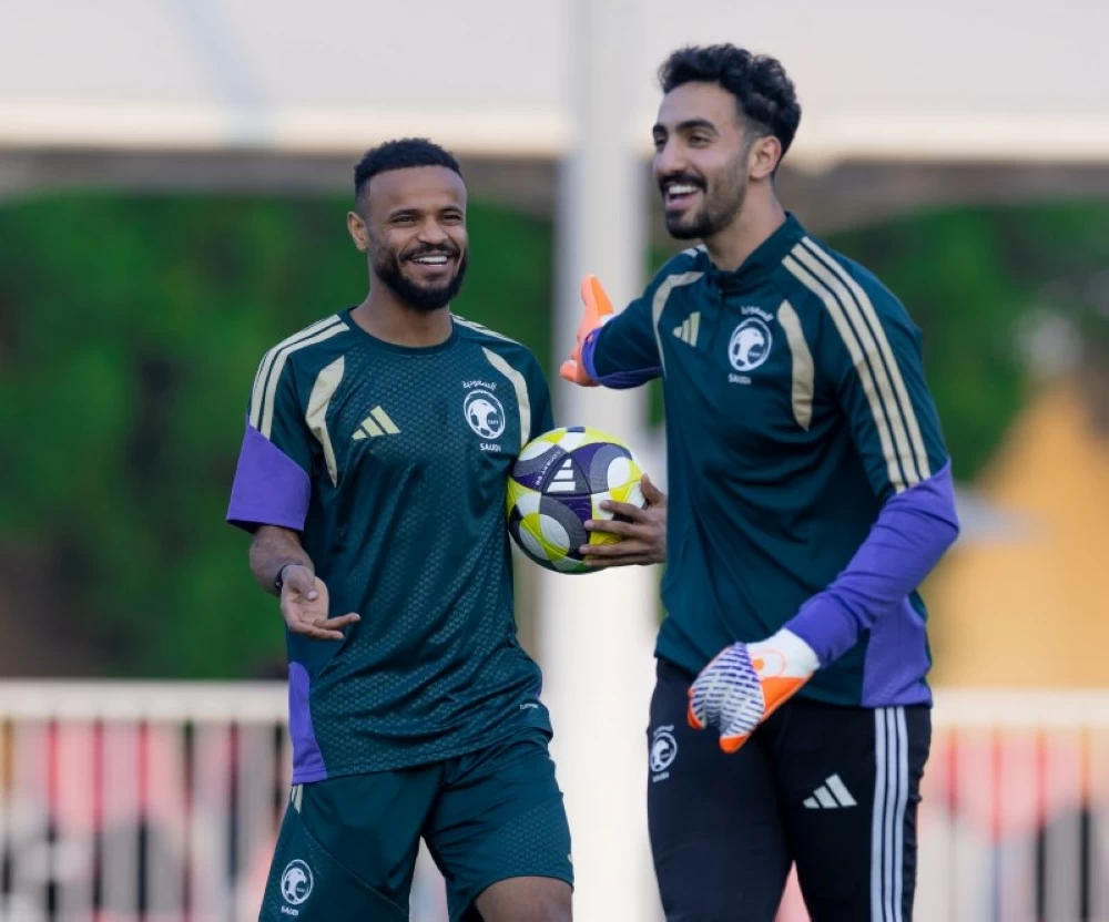 قبل المواجهة المرتقبة.. «نواف العقيدي» يُلجم صحفياً عمانياً.. فماذا قال له؟ قبل المواجهة المرتقبة.. «نواف العقيدي» يُلجم صحفياً عمانياً.. فماذا قال له؟