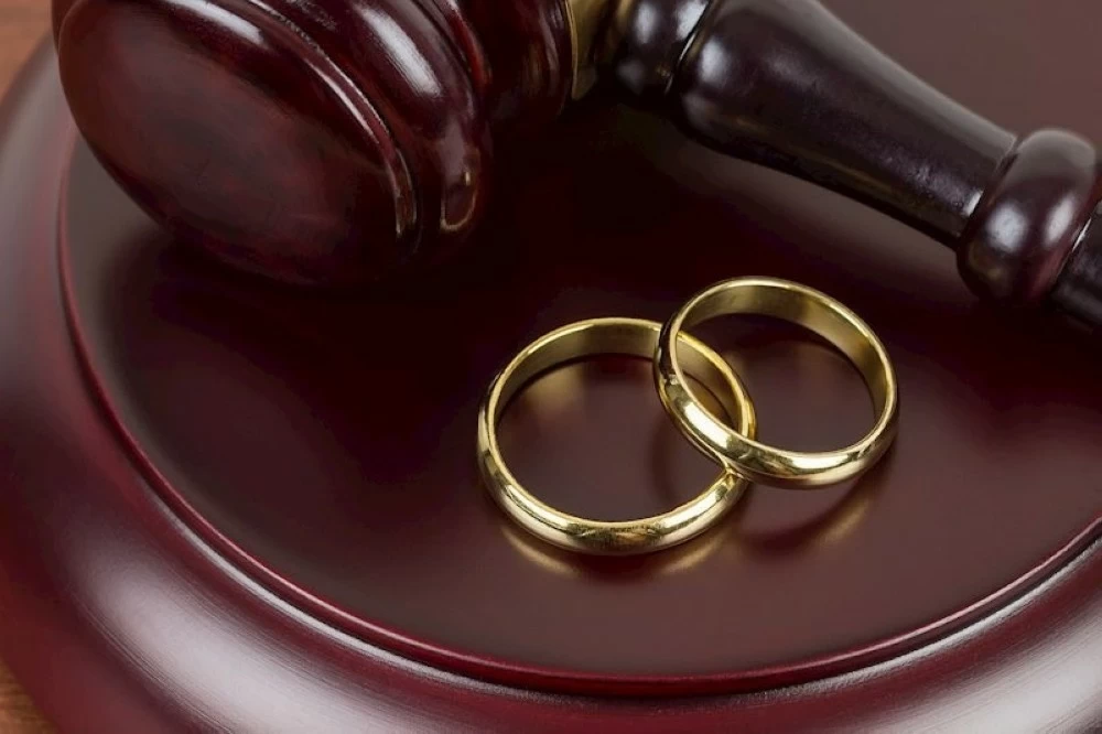 إعجابات إنستغرام «خيانة».. حكم تركي ينهي الزواج بسبب «لايكات»! إعجابات إنستغرام «خيانة».. حكم تركي ينهي الزواج بسبب «لايكات»!