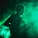 «الشهرة قاتلة».. دراسة ألمانية تكشف عمر النجوم الحقيقي!