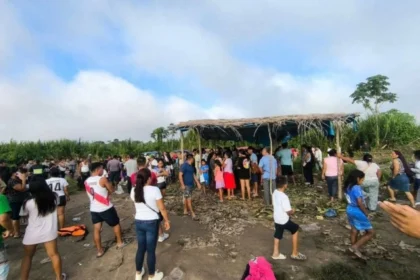 فاجعة نهرية.. 12 قتيلاً و30 مفقوداً بعد انهيار أرضي في بيرو