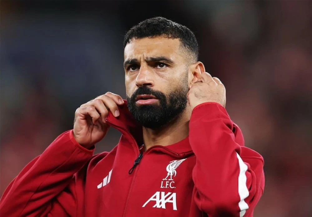هل ينقذ الدوري السعودي محمد صلاح من «دكة» ليفربول؟