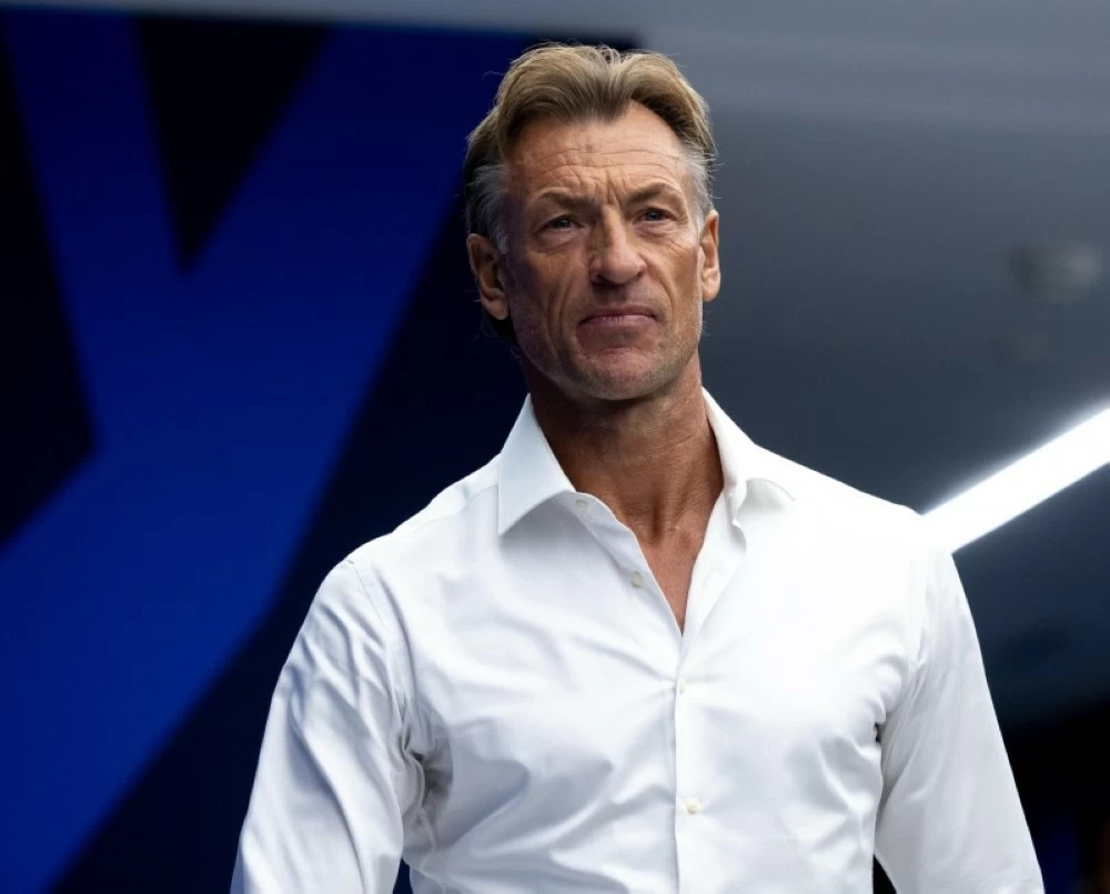 الأخضر بلا مدرب في مباراة رسمية.. والسبب «حضور شرفي»! الأخضر بلا مدرب في مباراة رسمية.. والسبب «حضور شرفي»!