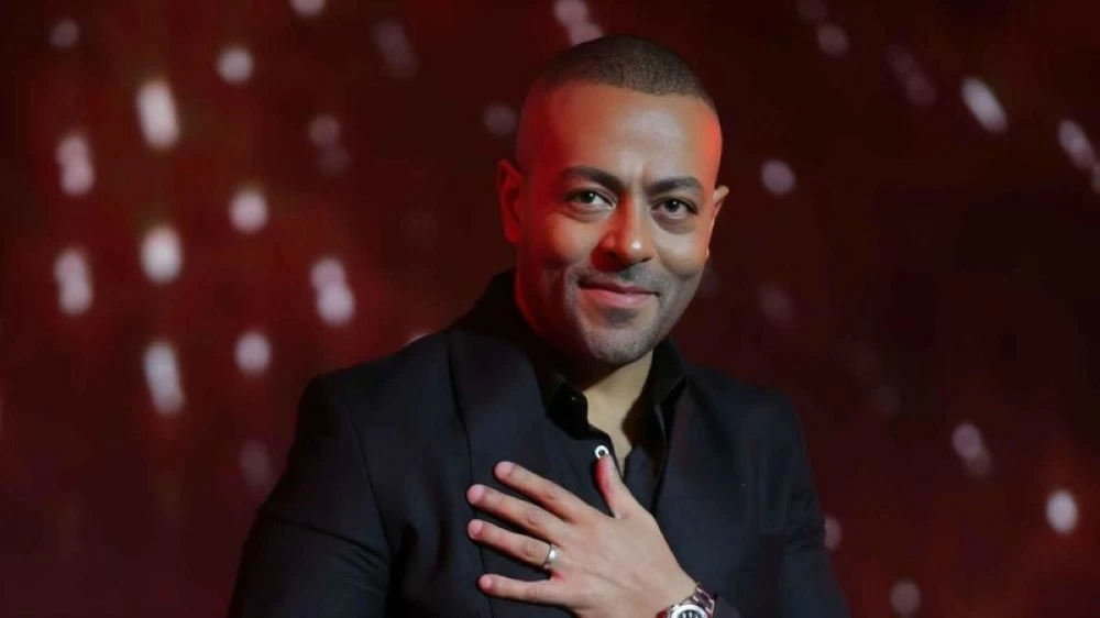 معجبة تطلب الزواج من تامر عاشور ورد مازح: «متخربيش بيتي» معجبة تطلب الزواج من تامر عاشور ورد مازح: «متخربيش بيتي»