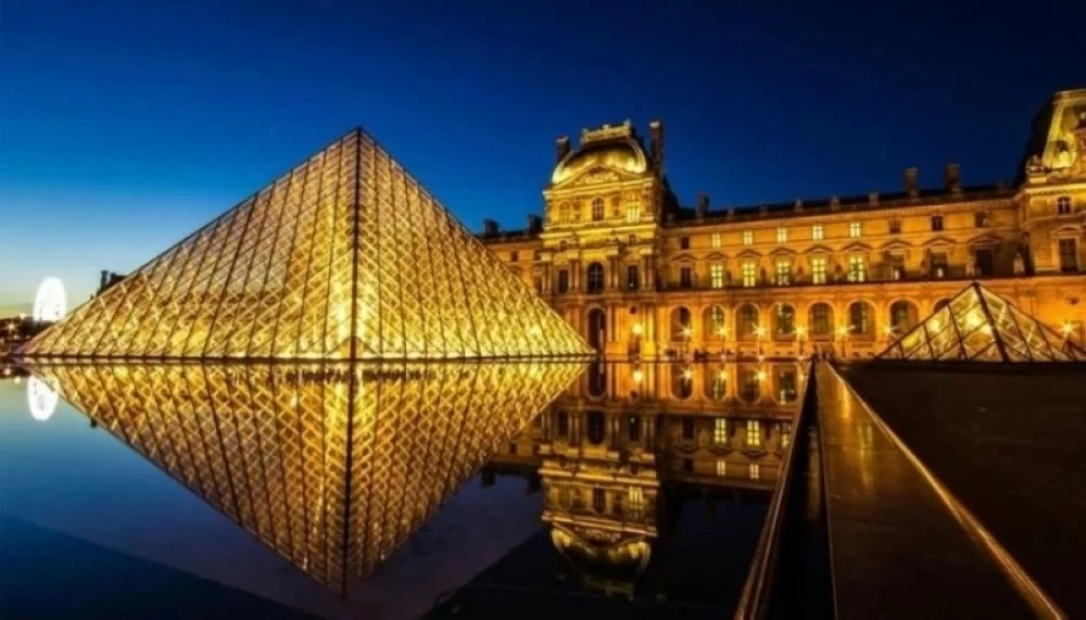 فيضان يضرب قلب اللوفر.. والآثار المصرية تواجه «الغرق البطيء» فيضان يضرب قلب اللوفر.. والآثار المصرية تواجه «الغرق البطيء»