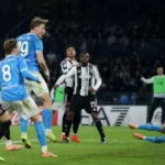 نابولي يُسقط يوفنتوس.. ويعتلي صدارة الدوري الإيطالي
