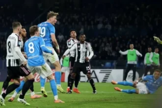 نابولي يُسقط يوفنتوس.. ويعتلي صدارة الدوري الإيطالي