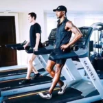 المشي للخلف.. تقنية بسيطة تعيد تشكيل اللياقة وتفاجئ الجسم بفوائد غير متوقعة