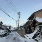 اليابان تجلي 90 ألف شخص خوفاً من تسونامي جديد