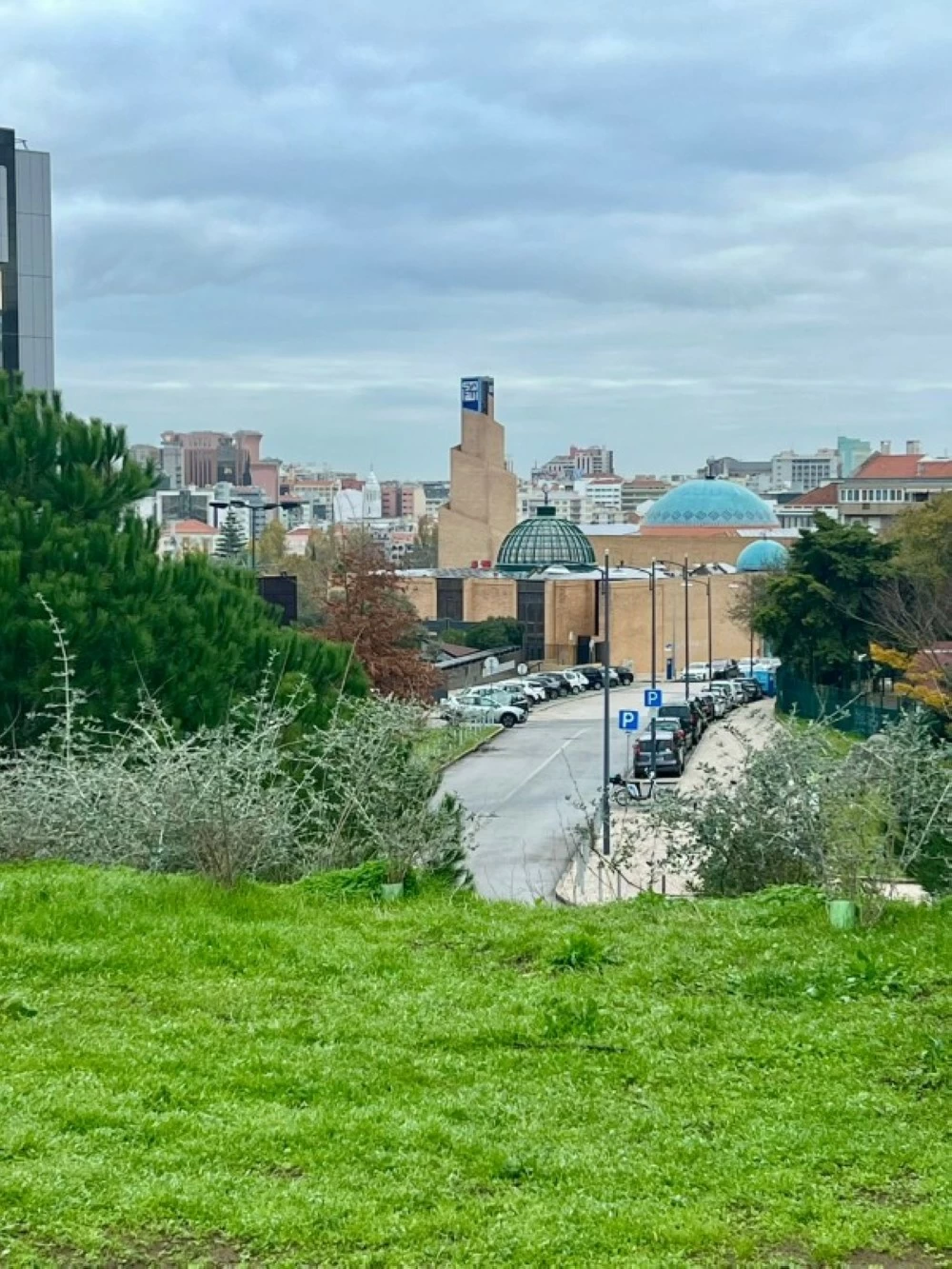 «عكاظ» ترصد مسجد لشبونة.. منارة روحانية تجمع المسلمين في أوروبا «عكاظ» ترصد مسجد لشبونة.. منارة روحانية تجمع المسلمين في أوروبا