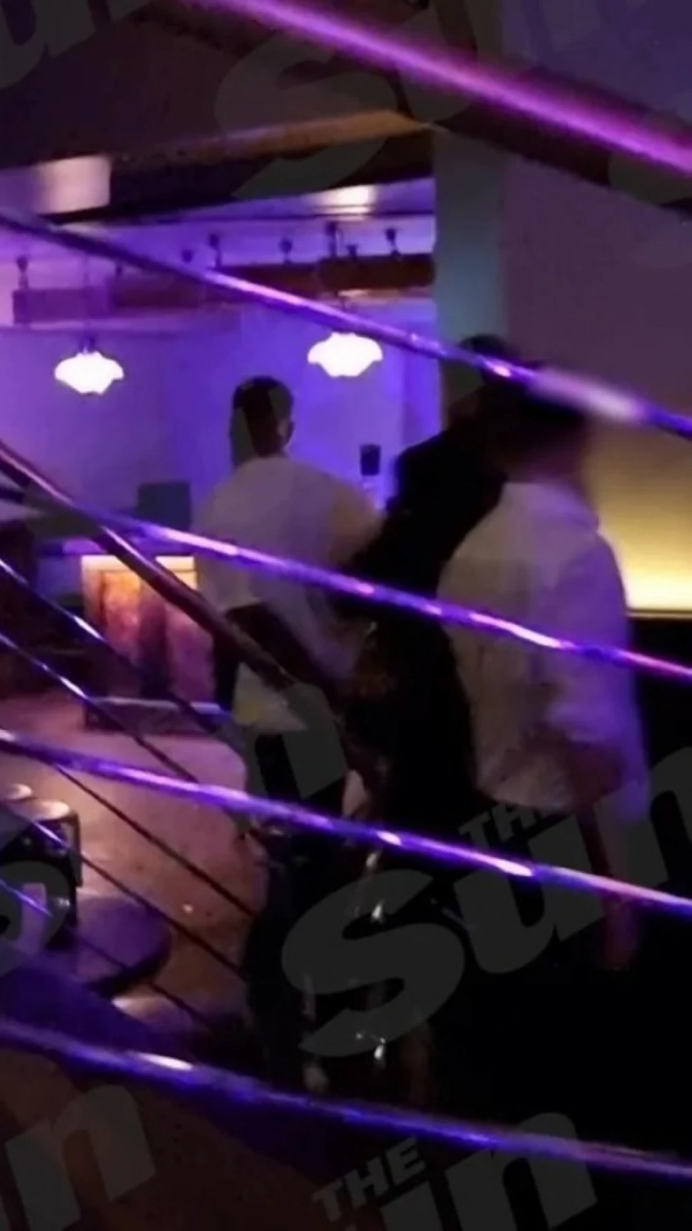 اعتداء وكسر في الأنف.. تفاصيل القبض على مهاجم الأهلي إيفان توني في لندن