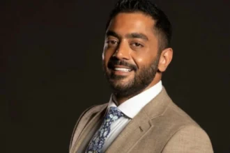 أحمد فلوكس يحسم حقيقة إقامته في السعودية وسبب ابتعاده عن الفن