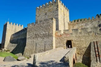 «عكاظ» ترصد بقايا العرب في «قصبة لشبونة»