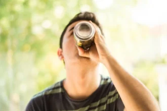 تحذير طبي: 8 علب مشروبات طاقة يوميّاً تُسبب سكتة دماغية  