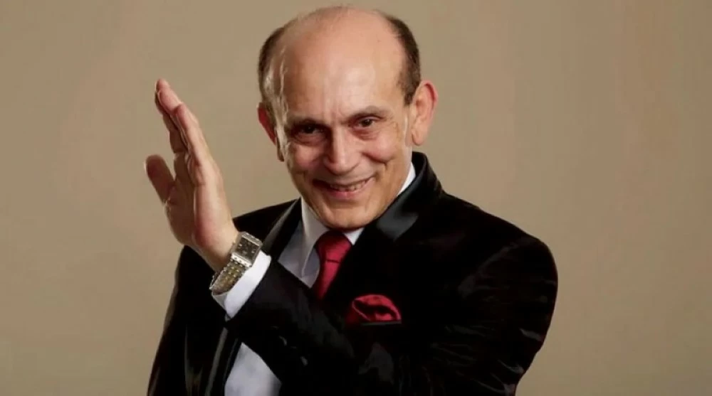 إذلال علني لسائقه المسن.. قناع صبحي الذي سقط في بئر الغطرسة إذلال علني لسائقه المسن.. قناع صبحي الذي سقط في بئر الغطرسة