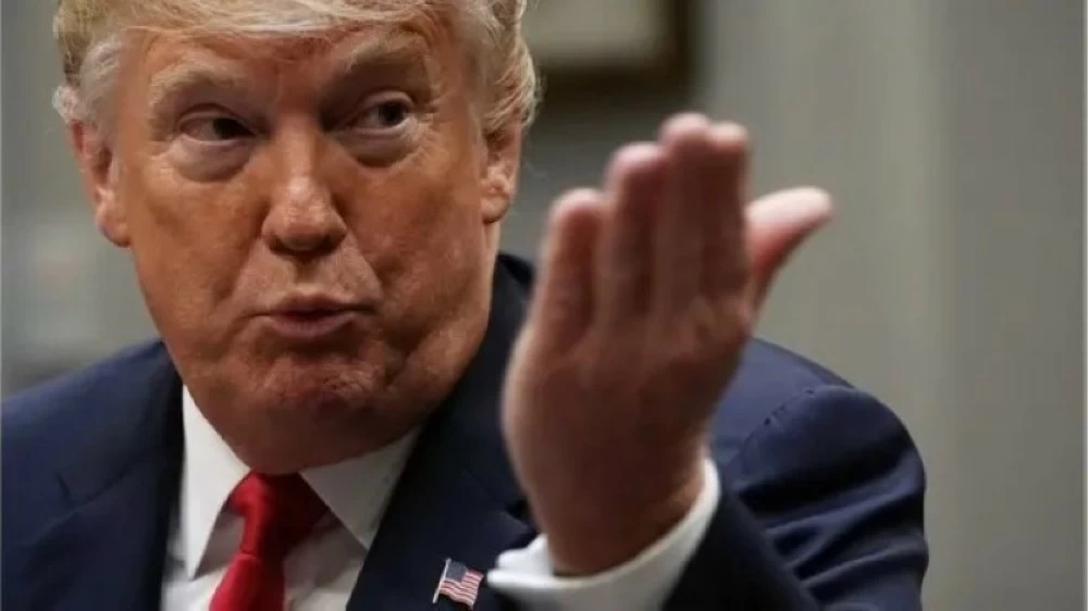 مواجهة نارية بين ترمب و«سي إن إن» تثير الجدل مواجهة نارية بين ترمب و«سي إن إن» تثير الجدل