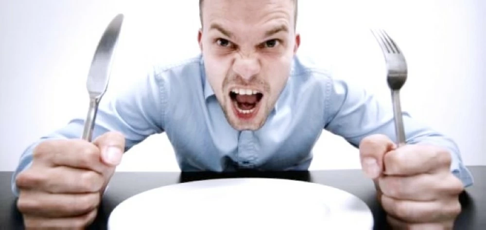 الجوع يغيّر المزاج ويزيد القلق والغضب والارتباك الجوع يغيّر المزاج ويزيد القلق والغضب والارتباك