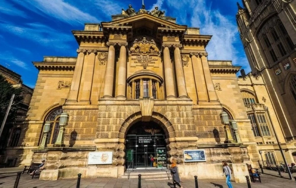 سرقة أكثر من 600 قطعة أثرية من متحف بريستول ستي في بريطانيا