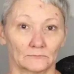 السجن 50 عاماً لخمسينية قتلت جارتها ثم شربت من دمها