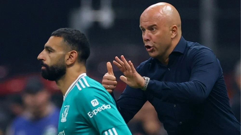 اجتماع حاسم.. سلوت يكشف موقفه من رحيل صلاح