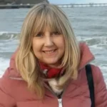 ابن يقتل والدته بـ«وحشية» معتقداً أنها «ساحرة»