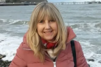 ابن يقتل والدته بـ«وحشية» معتقداً أنها «ساحرة»