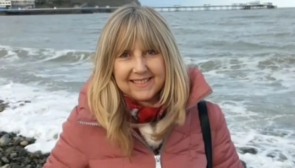 ابن يقتل والدته بـ«وحشية» معتقداً أنها «ساحرة» ابن يقتل والدته بـ«وحشية» معتقداً أنها «ساحرة»