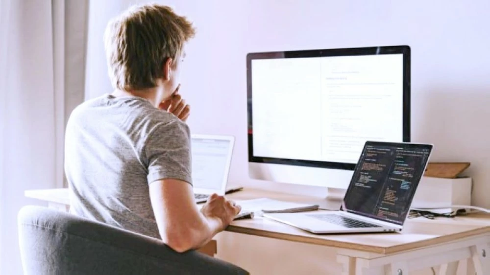 كيف يغير العمل عن بعد الصحة النفسية للنساء والرجال ؟ كيف يغير العمل عن بعد الصحة النفسية للنساء والرجال ؟