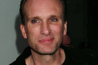 رحيل «أيقونة الأشرار».. العثور على بيتر غرين ميتاً في منهاتن