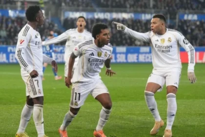 ريال مدريد يضمد جراحه بالفوز على ألافيس