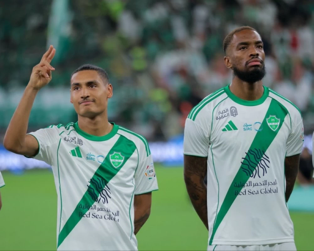 الأهلي يتخلص من 3 محترفين في «الشتوية»