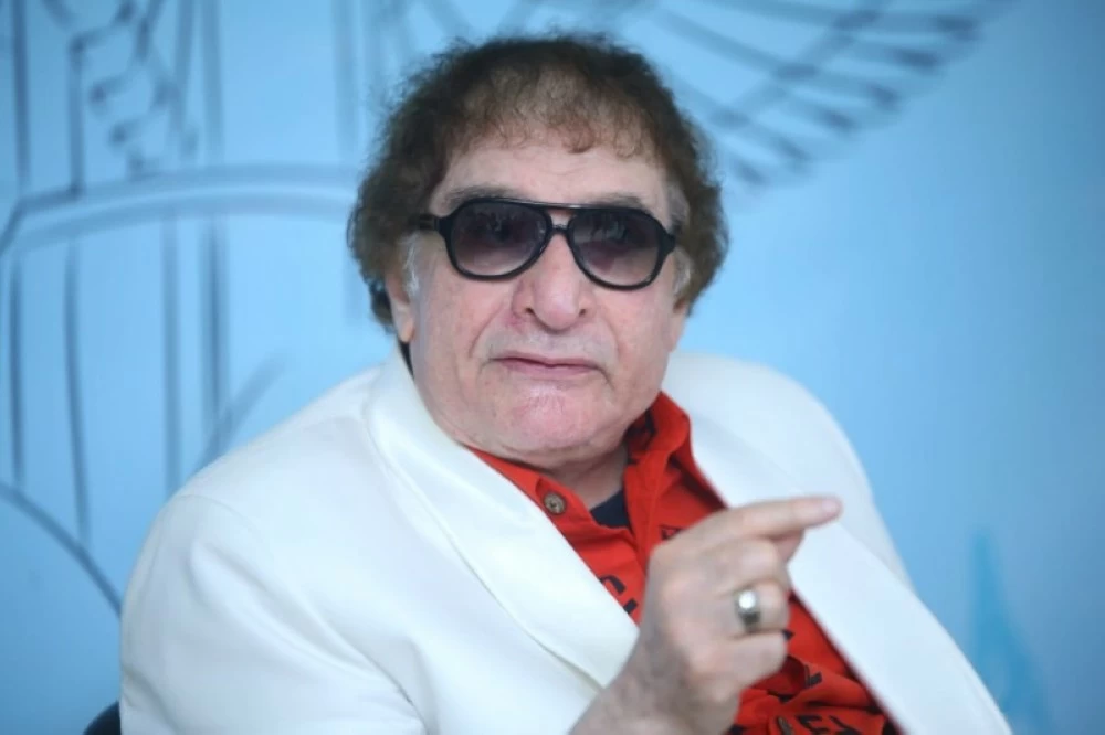 غيبوبة أم فحوصات روتينية.. ما حقيقة الوضع الصحي للقيصر ؟