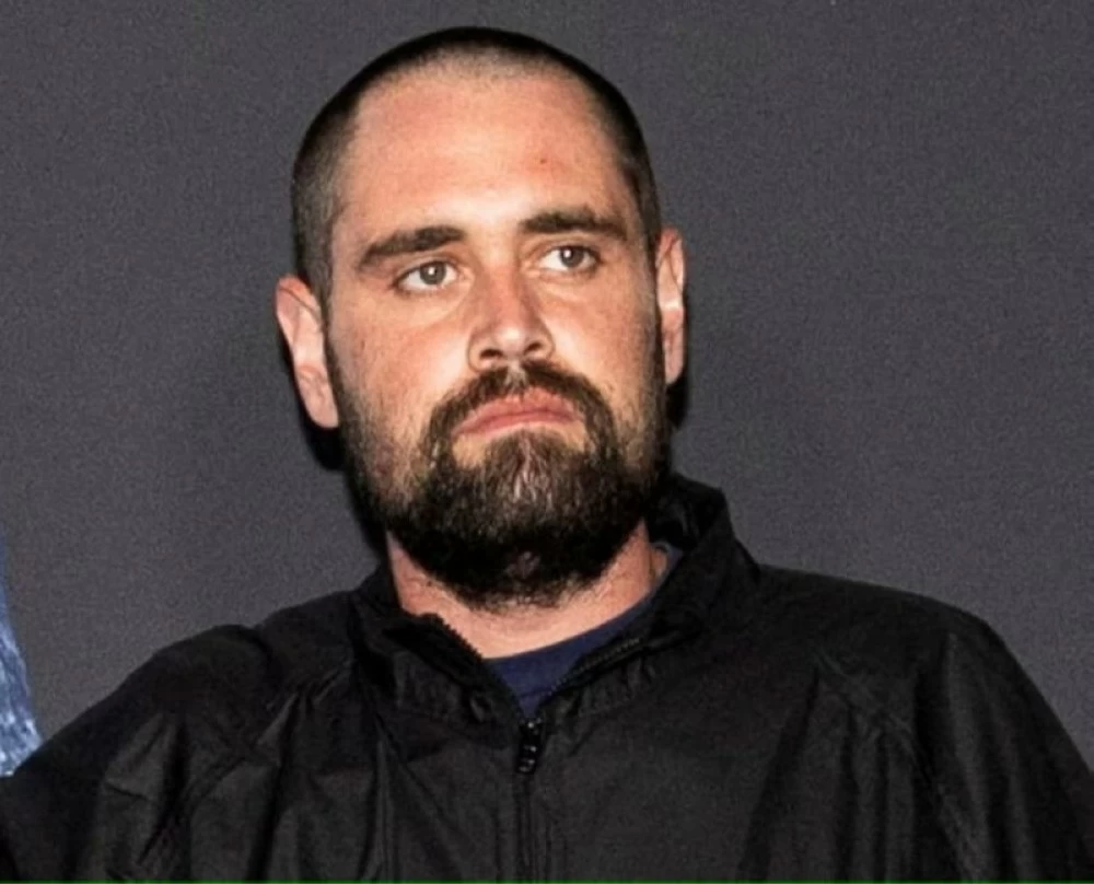 ماذا حدث في أولى جلسات محاكمة نجل روب راينر بتهمة طعن والديه حتى الموت ماذا حدث في أولى جلسات محاكمة نجل روب راينر بتهمة طعن والديه حتى الموت