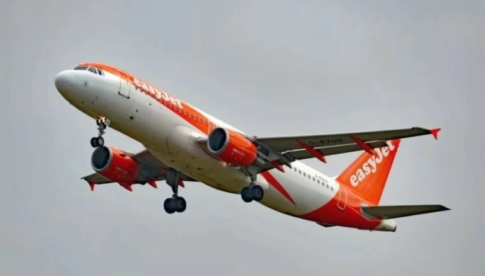 فضيحة في الجو.. نقل جثة مسنّة سراً للطائرة فضيحة في الجو.. نقل جثة مسنّة سراً للطائرة