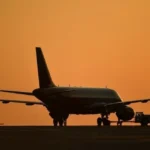 سماء مشتعلة بالتوتر.. مروحية بريطانية على «مسافة صفر» من مقاتلة F-15