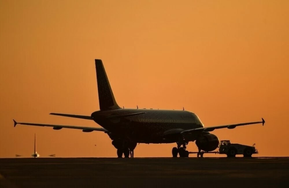 سماء مشتعلة بالتوتر.. مروحية بريطانية على «مسافة صفر» من مقاتلة F-15