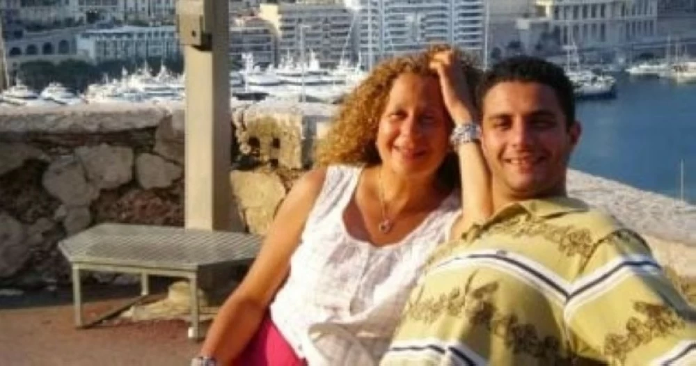 تزوّجتْ 4 فنانين وأجهضت 12 مرة.. سمية الألفي تودّع «الفيشاوي» برسالة مؤثرة