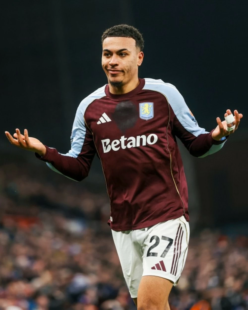 صراع «البريميرليغ» يشتعل.. أستون فيلا يقترب من أرسنال