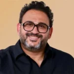 أكرم حسني يكشف لـ «عكاظ» أسباب غيابه عن دراما رمضان