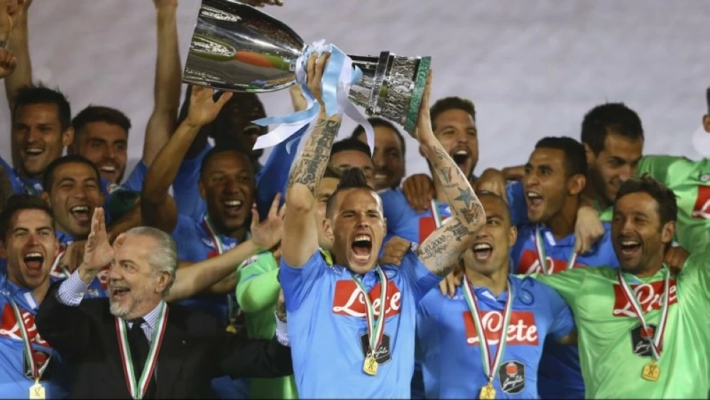 نابولي والسوبر الإيطالي.. تاريخٌ قليل العدد كبير الأثر