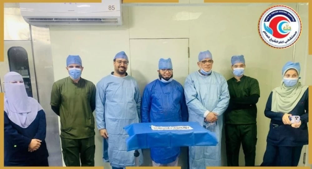 صدمة طبية في مصر: استخراج 34 مسماراً من معدة سيدة دون جراحة