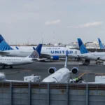 إلغاء مئات الرحلات الجوية بمطارات رئيسية في نيويورك مع اقتراب عاصفة شتوية